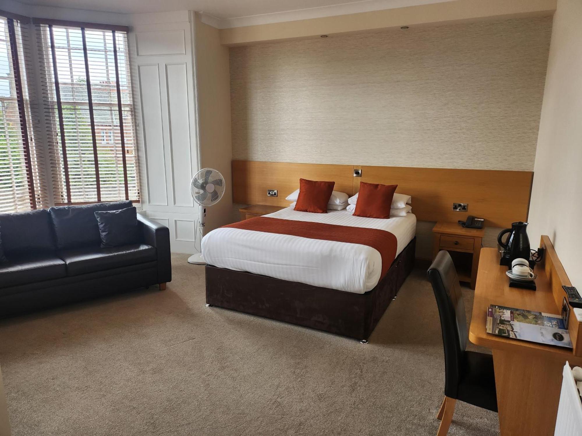 קירקאלדי Victoria Hotel מראה חיצוני תמונה