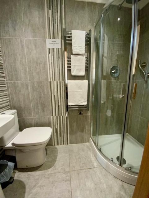 קירקאלדי Victoria Hotel מראה חיצוני תמונה