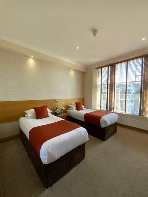 קירקאלדי Victoria Hotel מראה חיצוני תמונה